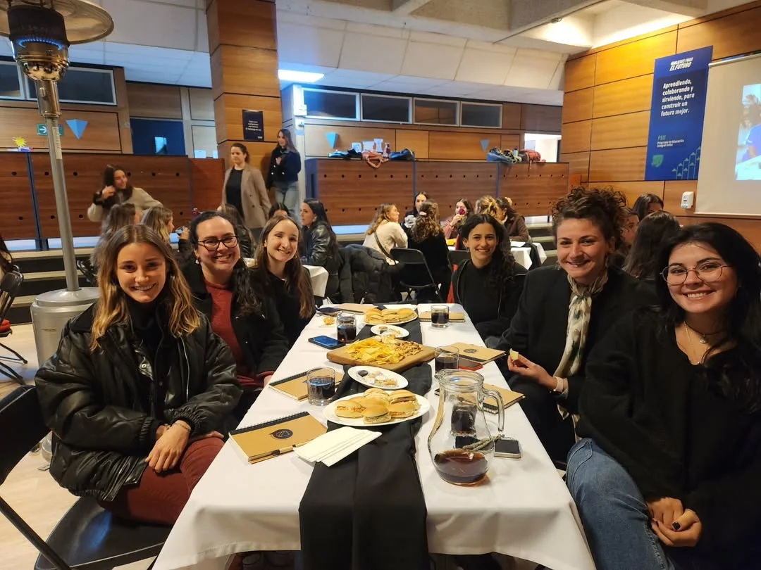 ¡Ayer-se-reencontro-la-generacion-2018-a-siete-anos-de-su-salida-del-colegio